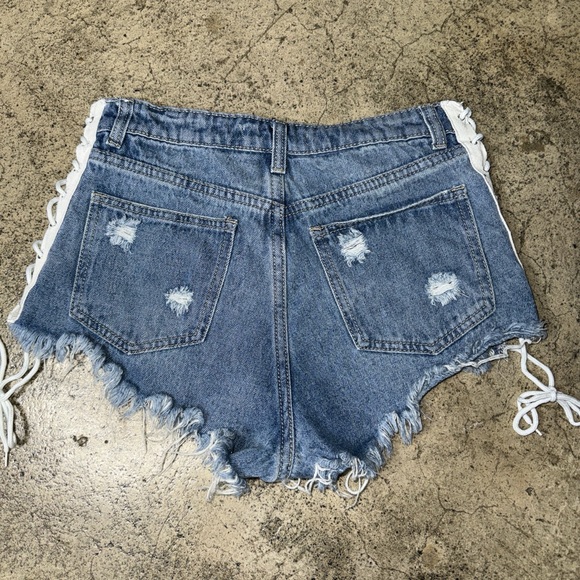 Hot and delicious open side lace up distressed denim mini shorts size S - Picture 6 of 8